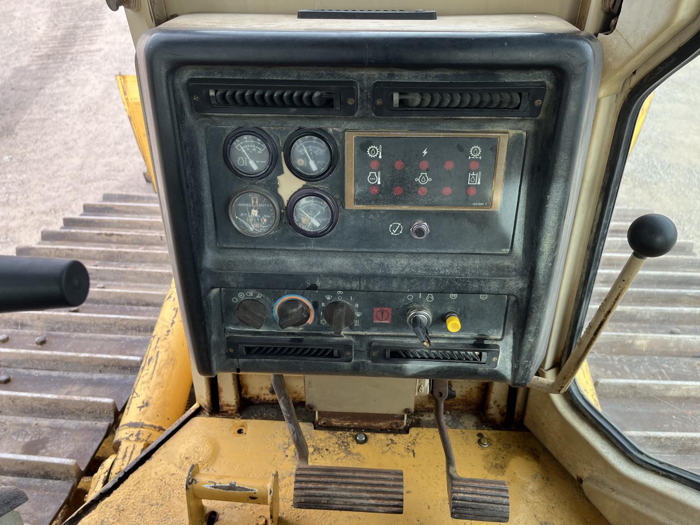 ./imagenes/INVOICE/2019/17240/TAPADOR FRONTAL CATERPILLAR D6M LGP (30).JPG